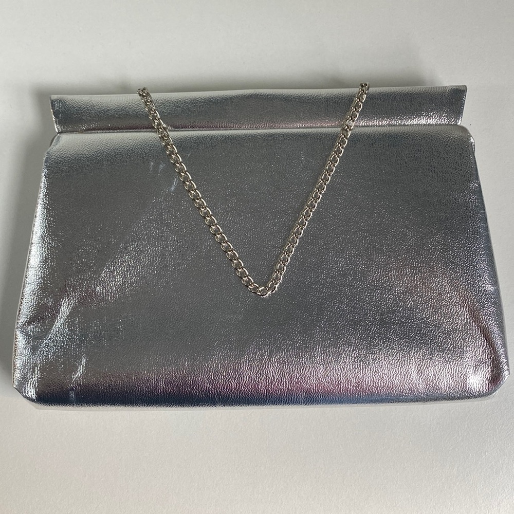 Vintage metallic silver clutch purse chain handle